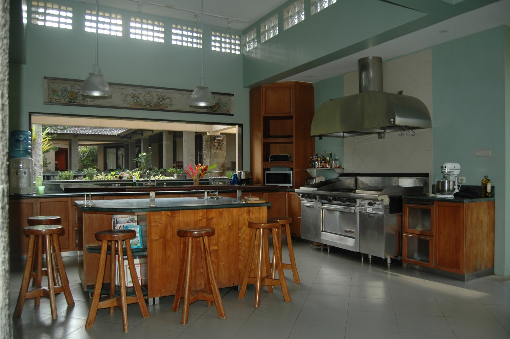 The kitchen with full facilities.